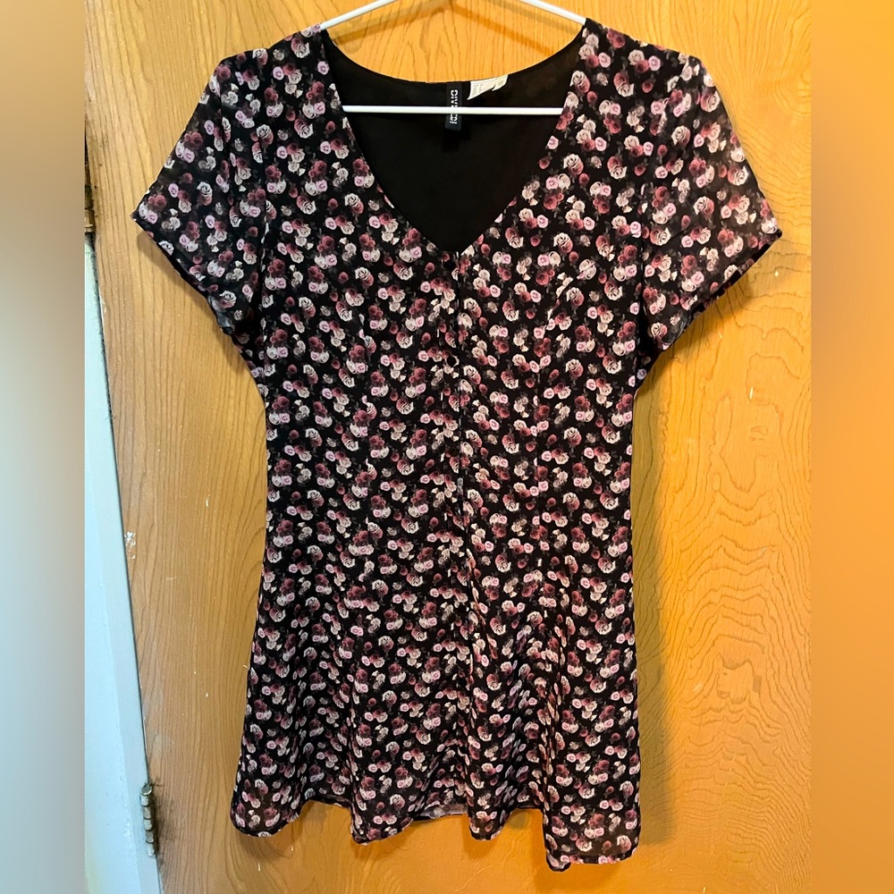 H&M button-front floral dress, size 6 (junior)